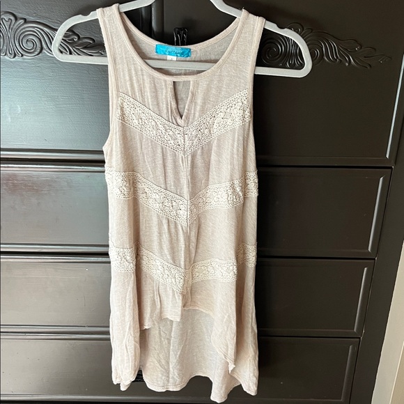buttons Tops - Boho Beige Lace Chevron hi-low Tank